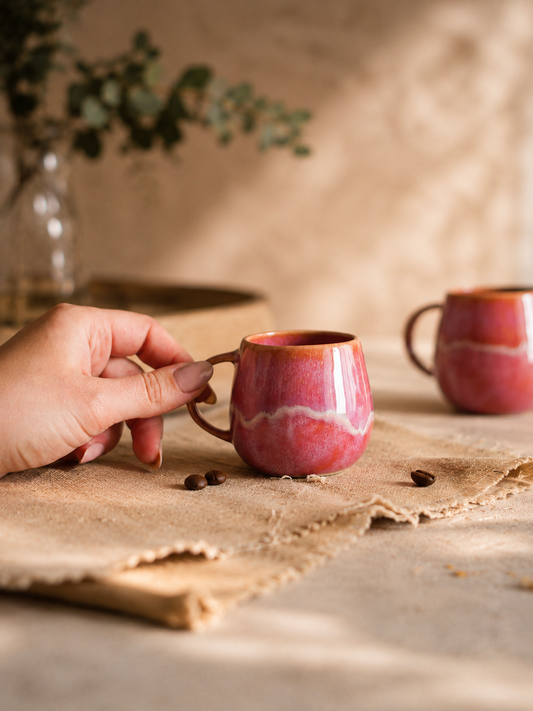 Une petite tasse artisanale pour savourer les grands instants ☕